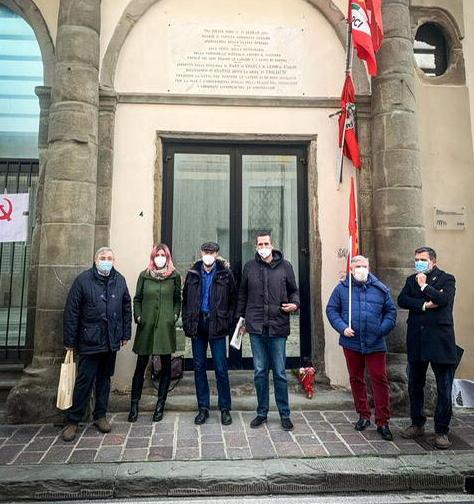 Il sindaco del Pd rende omaggio ai 100 anni del Pci 