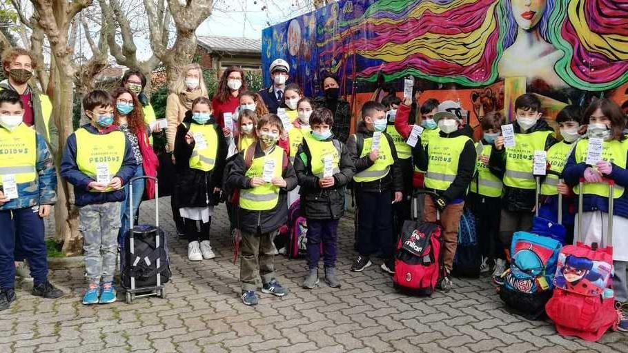 I bambini-vigili da oggi “multano” chi ostacola il Pedibus