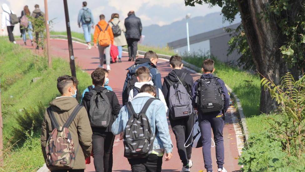 «Cari ragazzi, tornate a scuola» Lettera aperta ai genitori cinesi