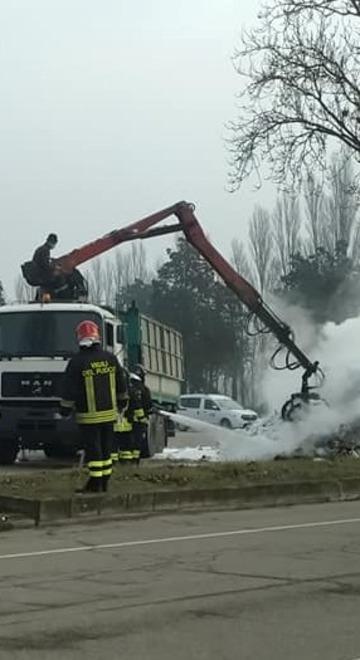 La spazzatura prende fuoco