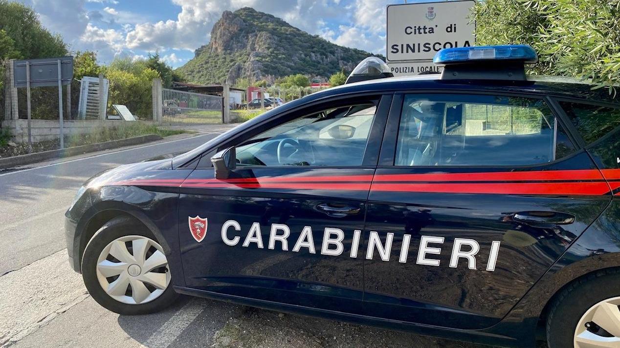 Droga e esplosivo, blitz dei carabinieri a Galtellì: tre arresti 