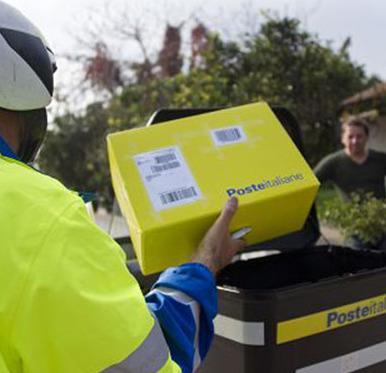 Poste italiane, ora i pacchi si possono spedire da casa