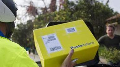Poste italiane, ora i pacchi si possono spedire da casa