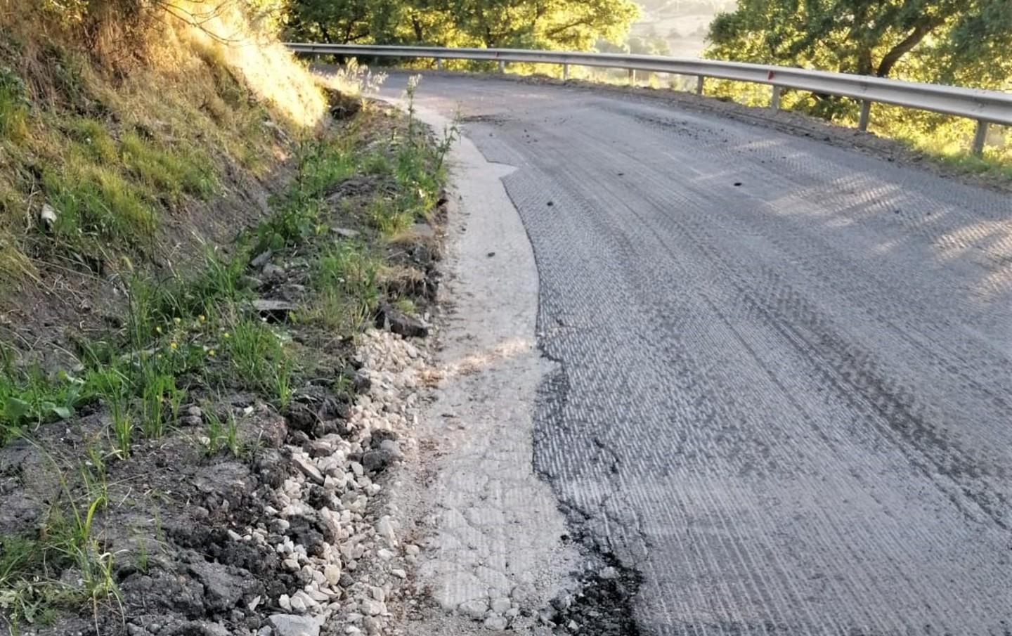 Un nuovo smottamento sulla strada Siligo-Banari 
