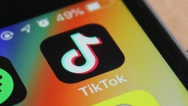 Dopo la tragedia bloccato Tik Tok, nel mirino l’accesso agli under 13