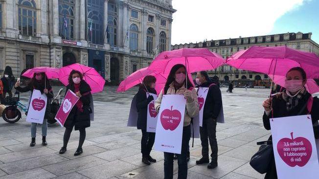 Recovery: donne in piazza a Torino, non ci basta