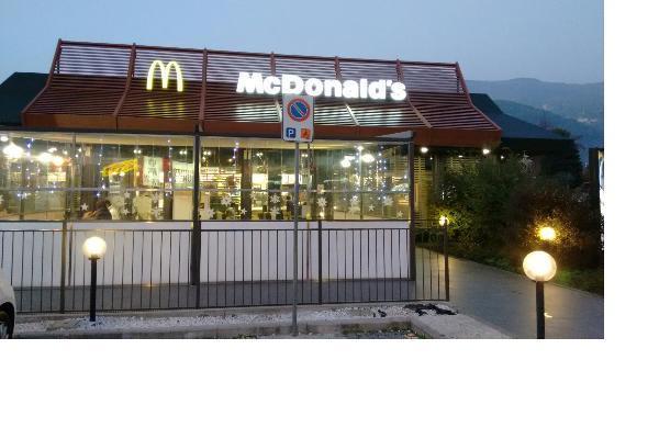 McDonald’s a Massa ricerca venti persone: ecco come candidarsi