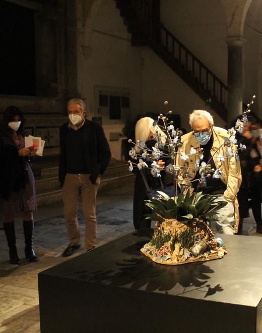 Foto, fiori e cuori giganti così Pietrasanta diventa la “città dell’amore”