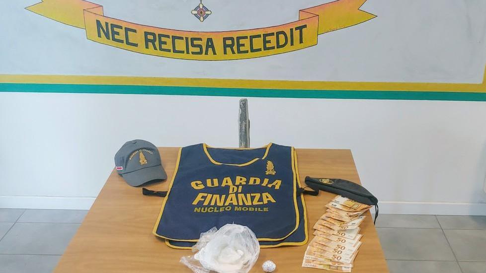Arrestata alla stazione con un etto di cocaina