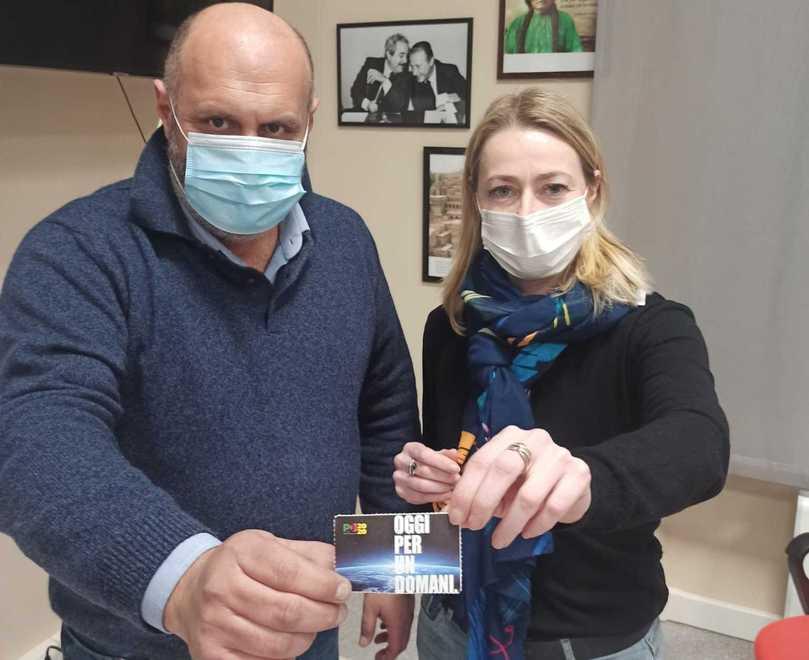 Il sindaco di Cecina Lippi riprende la tessera del Pd: «Sogno una federazione unica» 