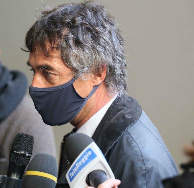 Si era difeso con il mattarello smentiti in aula madre e figlio 