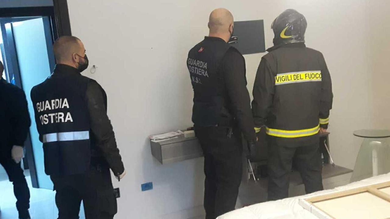 Bancarotta fraudolenta, arrestati padre e figlio