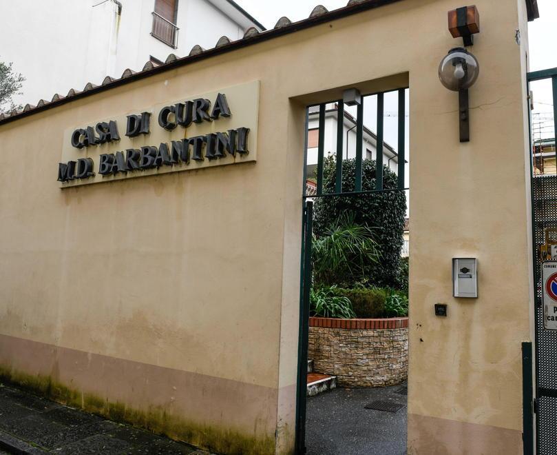 Il Covid alla clinica Barbantini, 10 positivi. Dimessi i pazienti, struttura chiusa 7 giorni 