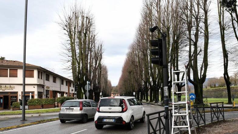 L’incrocio davanti a Porta San Donato.