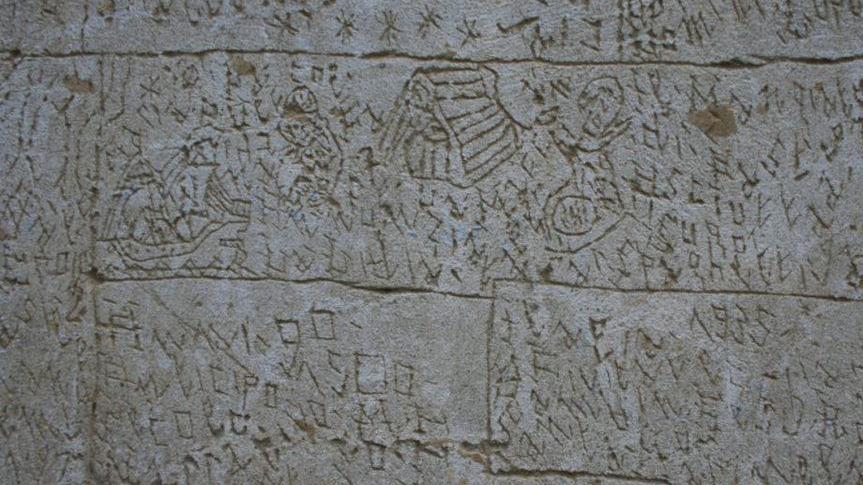 I graffiti di Nof4 si ammirano grazie ai volontari volterrani