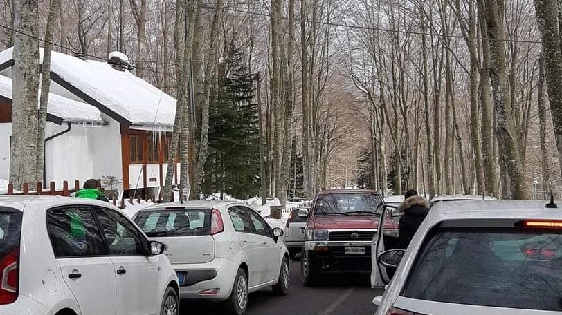 Dopo il traffico in tilt navetta e sensi unici per salire in Amiata