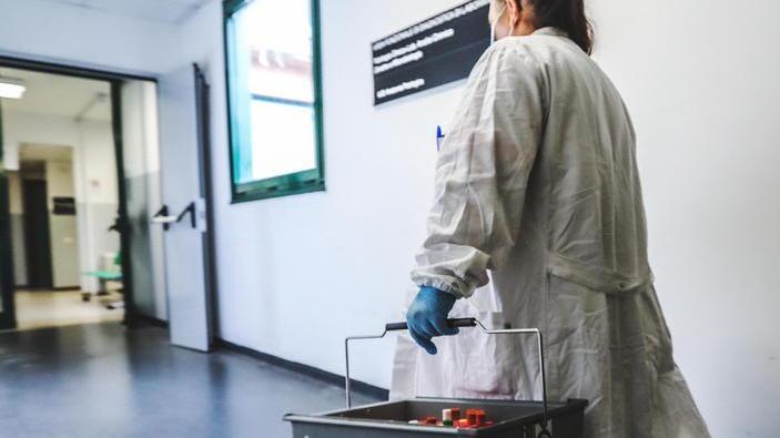 «33 operatori con il Covid ora tamponi anche al Pascoli»