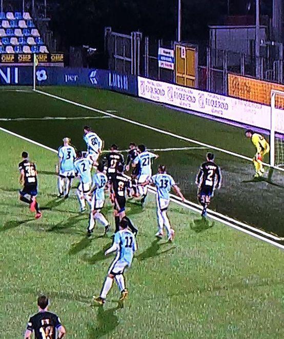 Se i grandi arbitri continuano a sbagliare sarebbe meglio averli sempre normali 