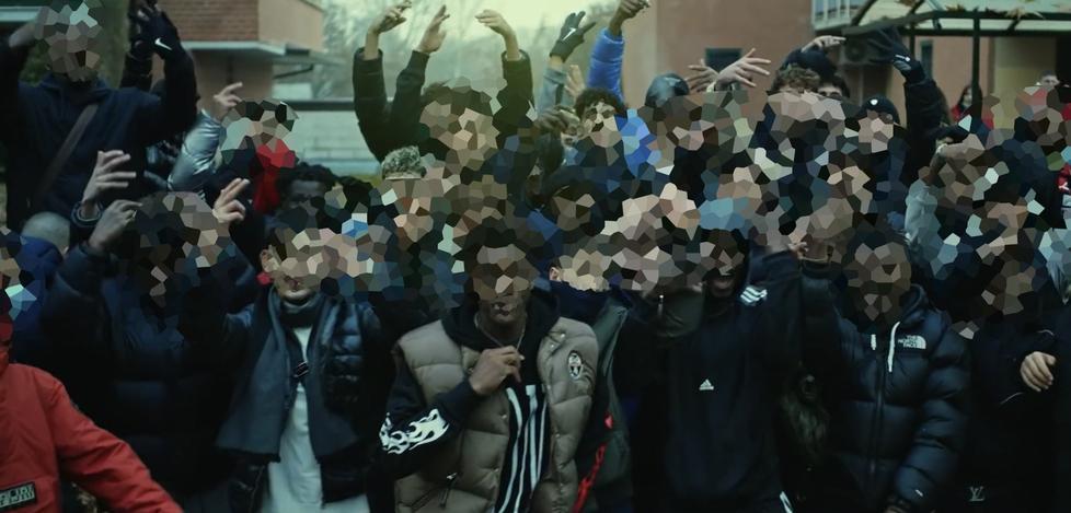 Intanto il brano musicale ottiene in pochi giorni 22.000 visualizzazioni