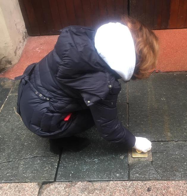 Lo Spi Cgil sistema la pietra di Ida Liuzzi