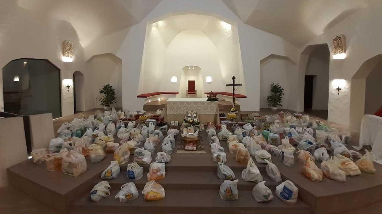 La parrocchia della solidarietà: generi alimentari per i bisognosi