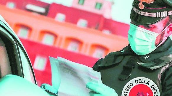 Dopo il furto dell’auto, lo scippo a un’anziana: sorpresi dai carabinieri a Cento