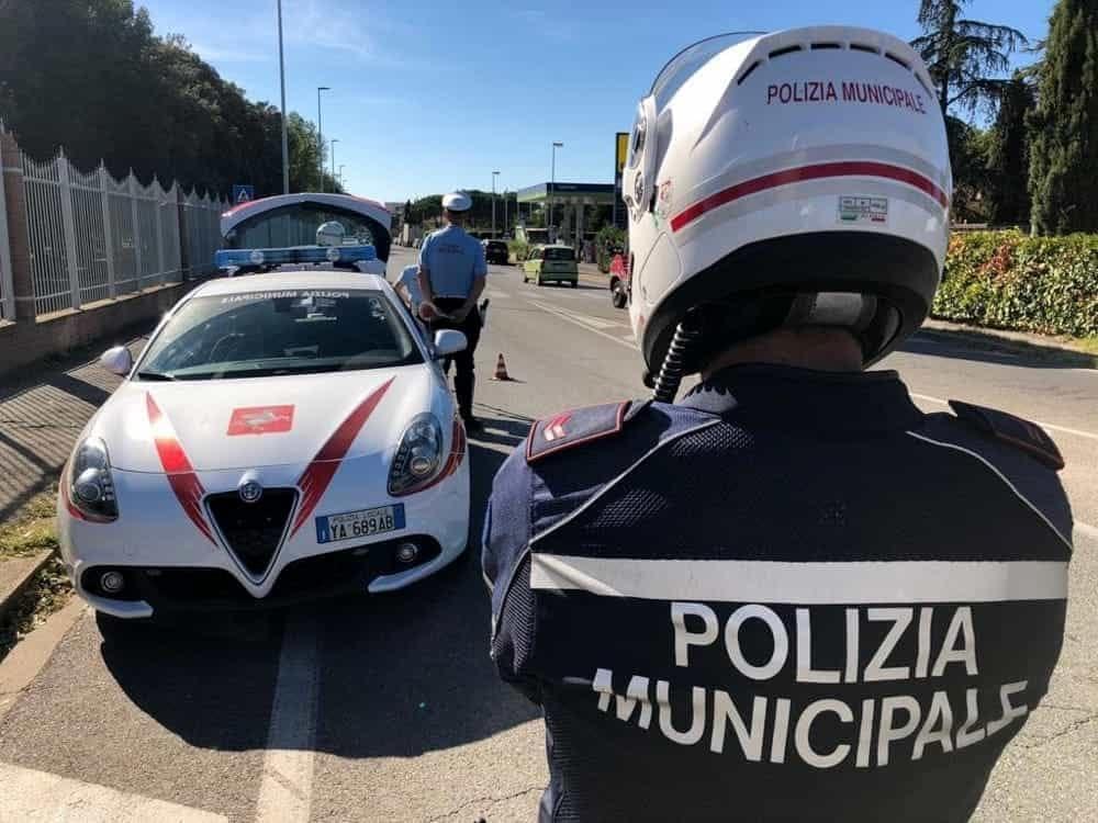 Altopascio, cinque veicoli trovati senza assicurazione
