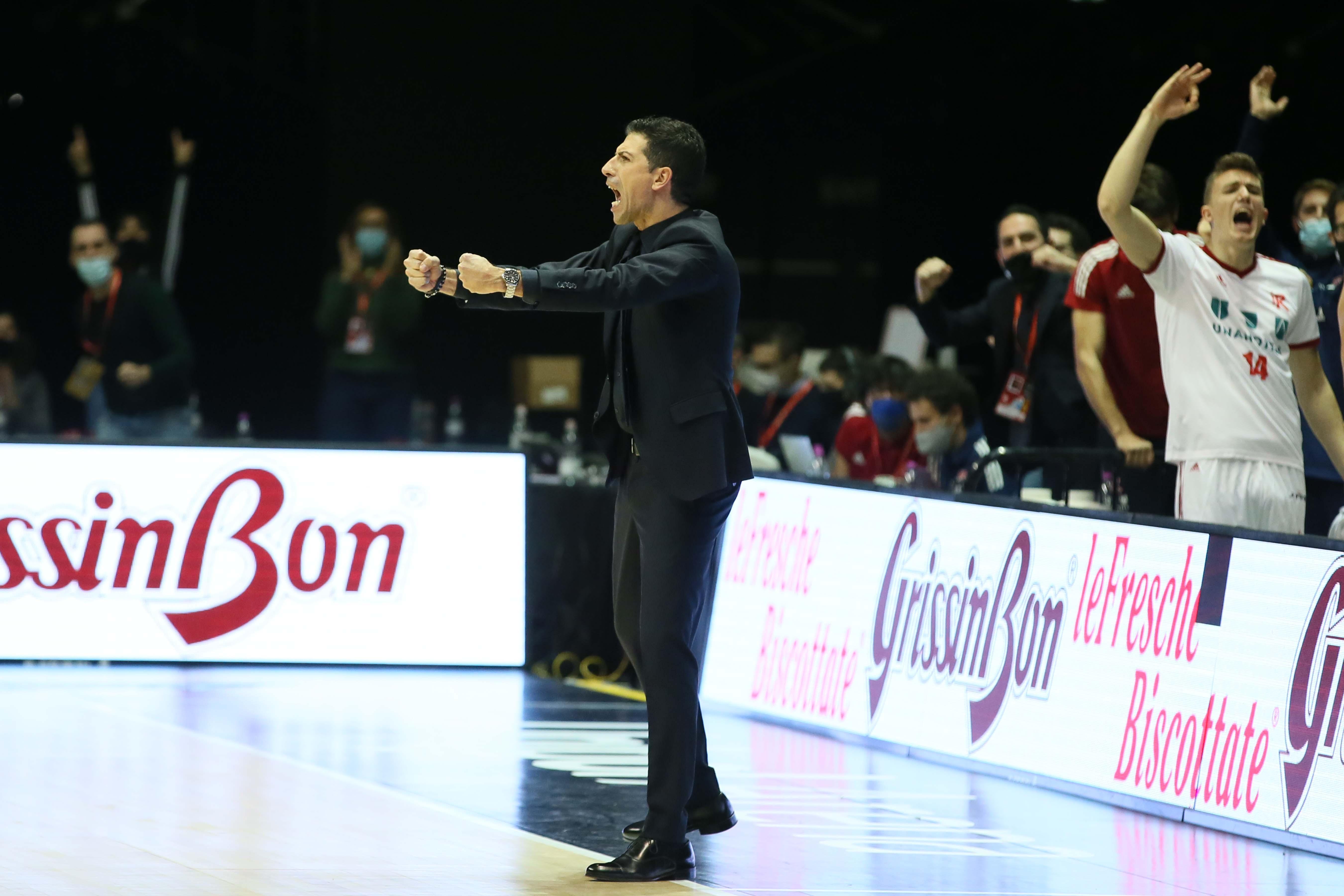 La grinta del coach biancorosso Antimo Martino