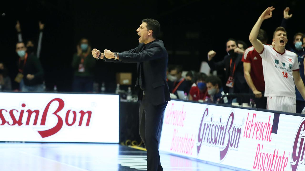 La grinta del coach biancorosso Antimo Martino