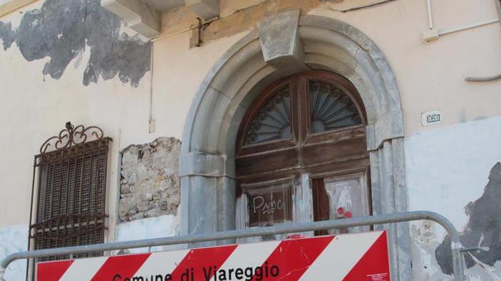 Caserma di via Mazzini, lavori alla facciata dopo la fine di febbraio