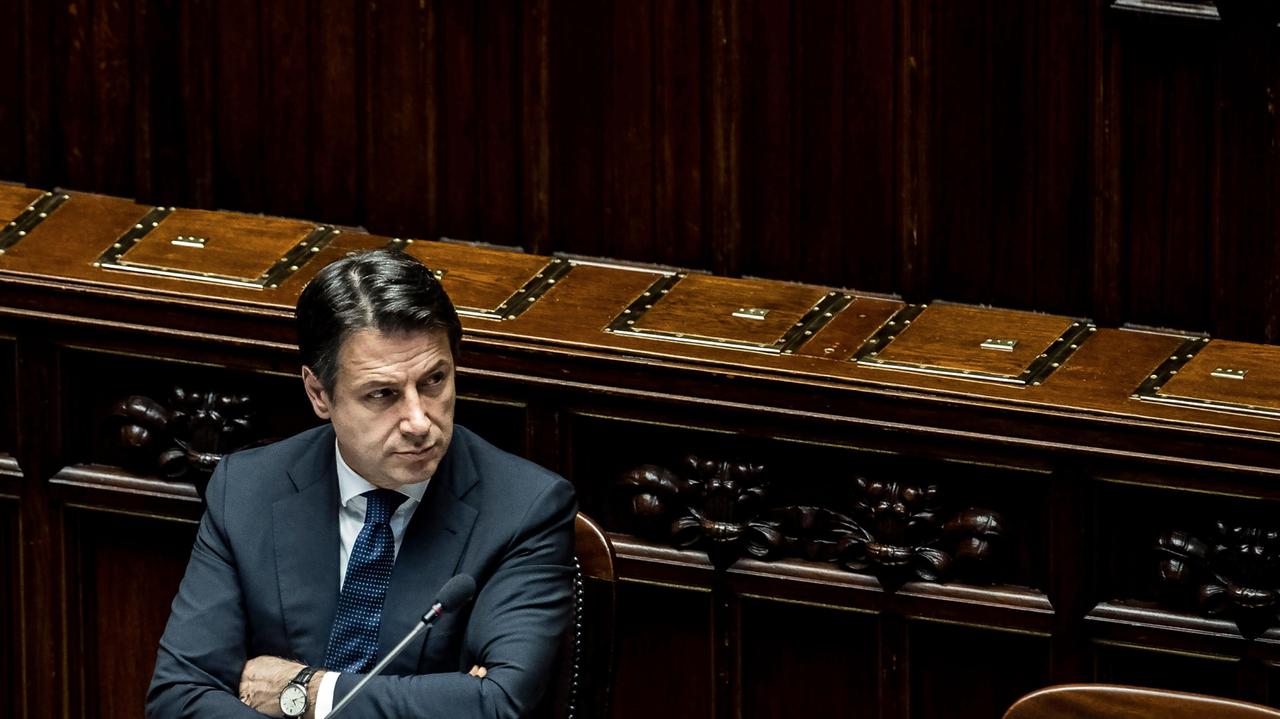 Conte oggi sale al Colle per le dimissioni: il reincarico traballa