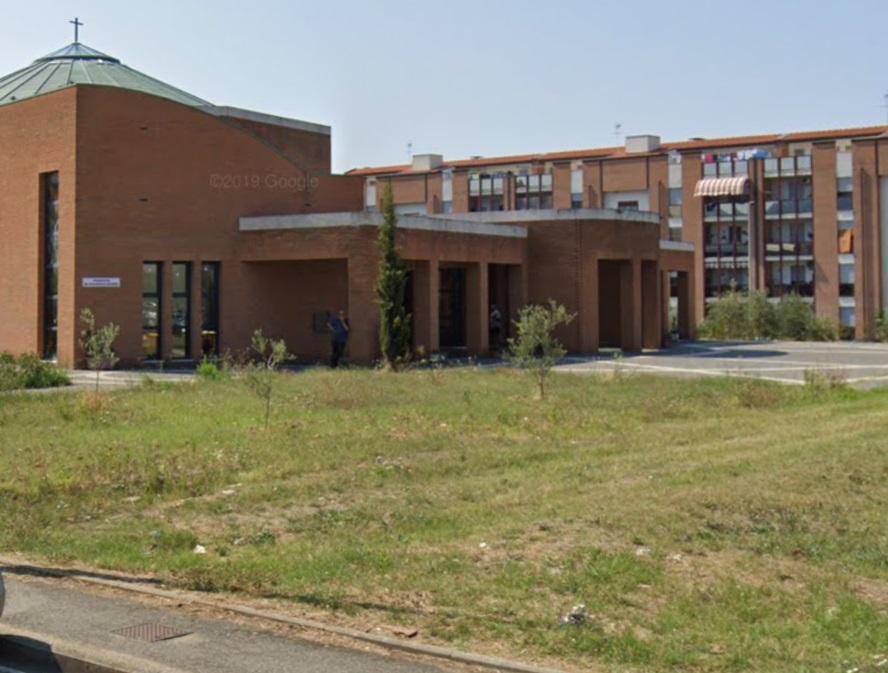 La chiesa della Santissima Annunziata al centro del rione Scopaia