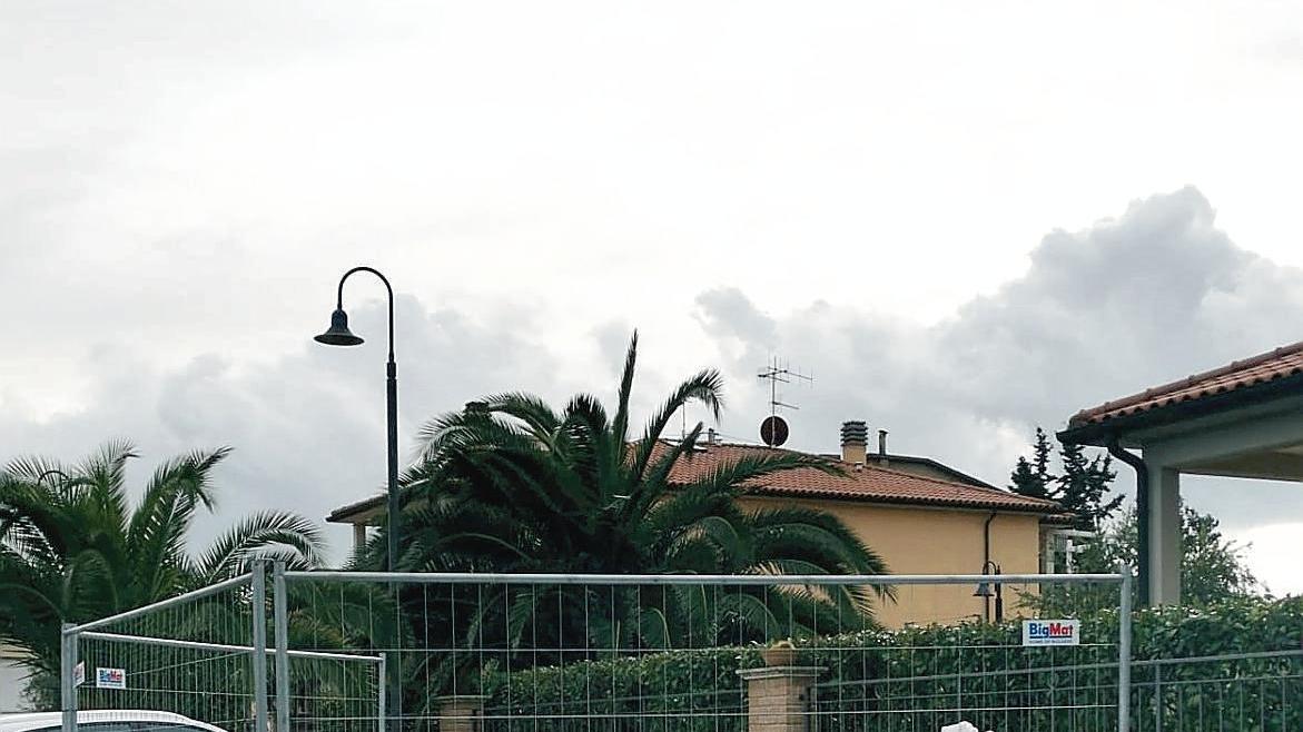 Amianto e rifiuti in 20 sacchi: ordinanza per la rimozione