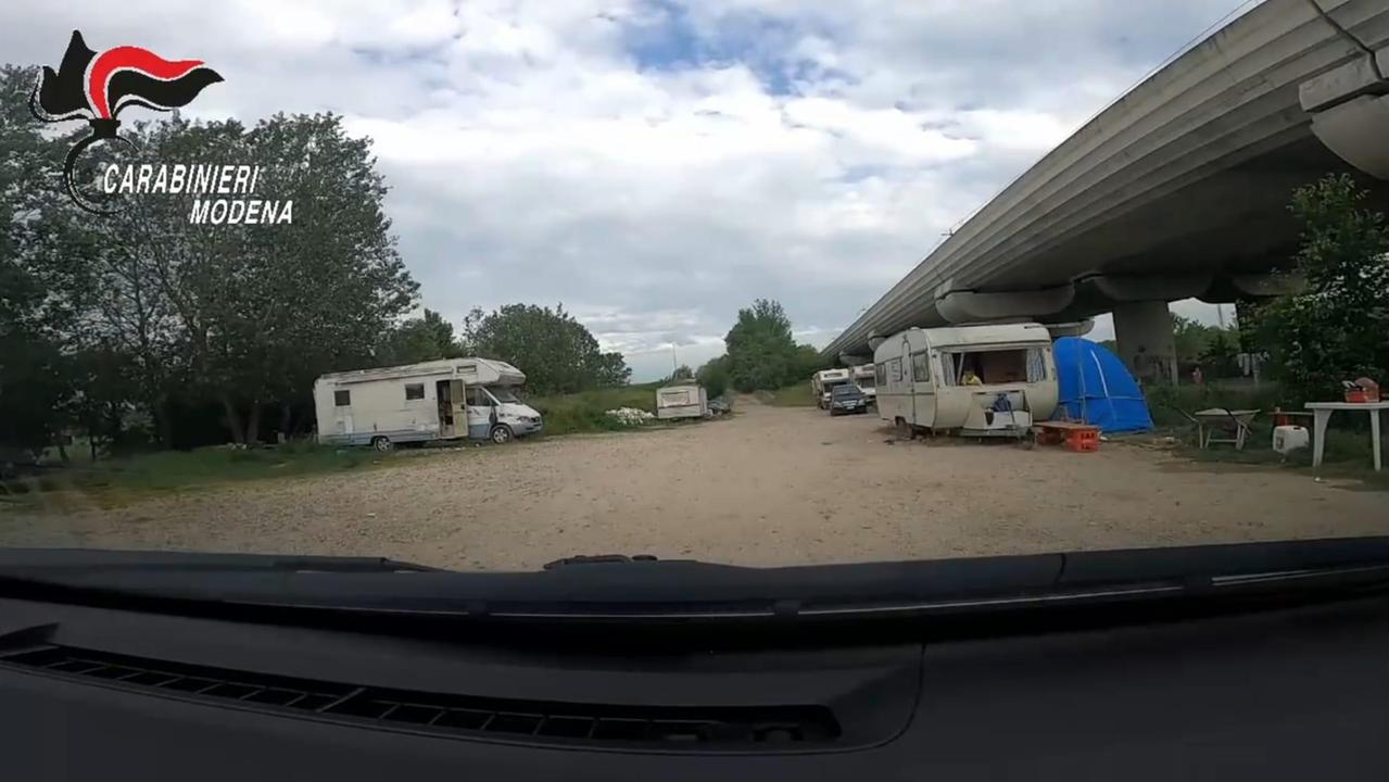 Reggio Emilia, arrestata una banda di ladri seriali: "Criminali astuti e feroci"