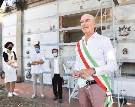 A Livorno un murale e una nuova scuola per ricordare i quattro bambini rom morti nel rogo 