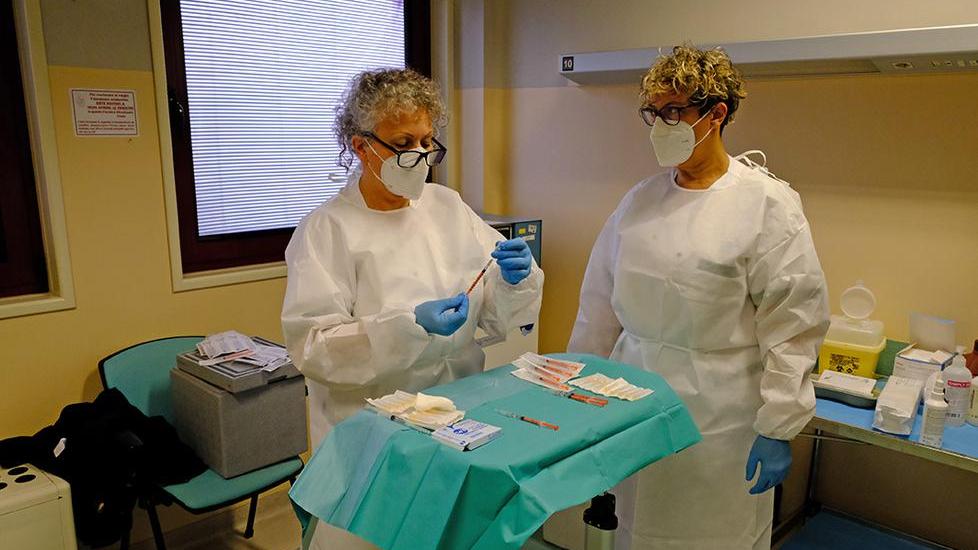 Proseguono le vaccinazioni una seduta per la prima dose