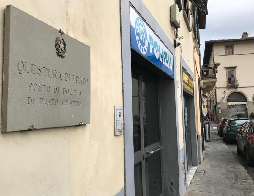 Due coltellate a un ventenne all’ingresso di piazza Duomo 