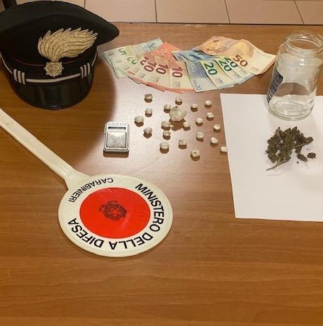 Spacciatori seguiti da Prato ad Agliana finiscono in manette