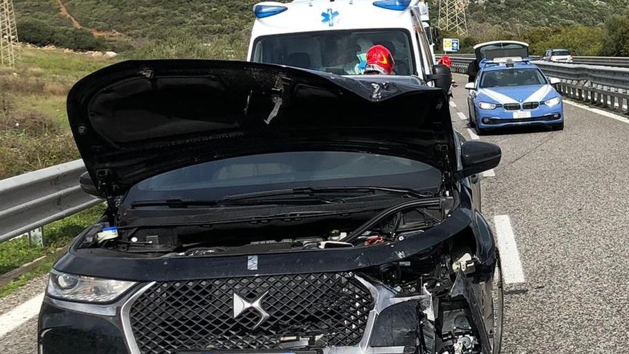  Incidente sulla 131 dcn vicino a Posada: due feriti in ospedale