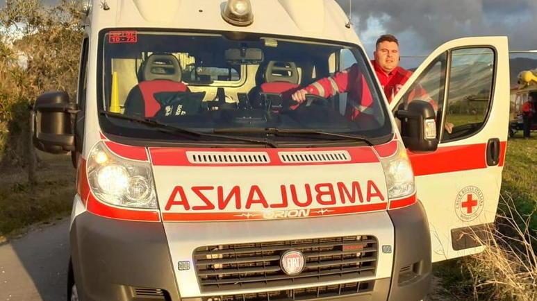Schianto a Donoratico: gravissimo ventiduenne travolto da un’auto sull'Aurelia