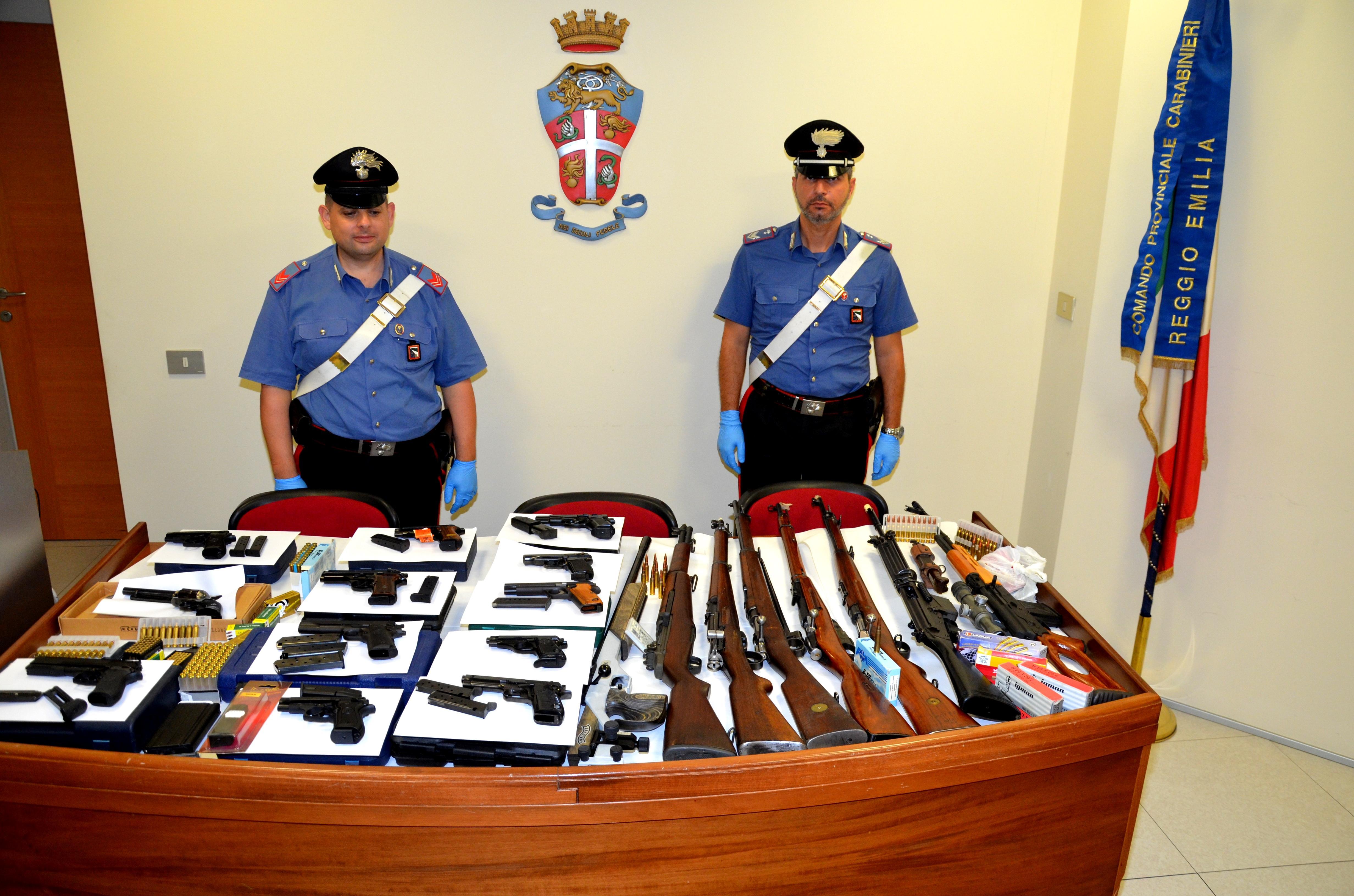Avevano depredato una collezione di armi, arrestati gli autori del furto 