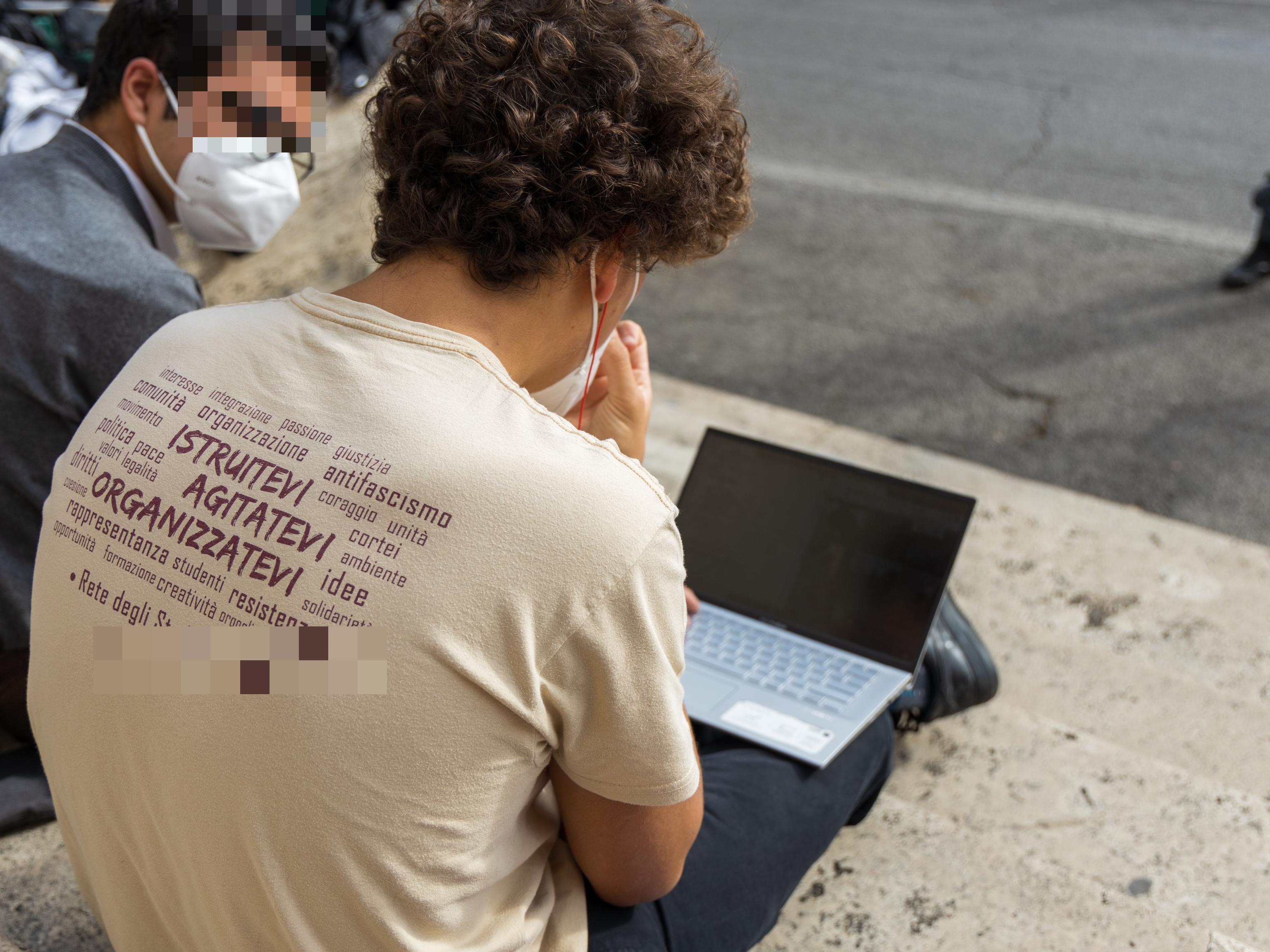 "Sedici modi di dire Ciao": ragazzi di Nuoro in un progetto nazionale di formazione digitale e creatività