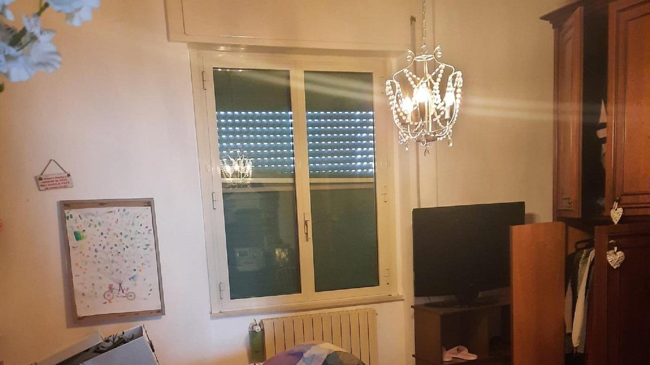La camera da letto messa a soqquadro