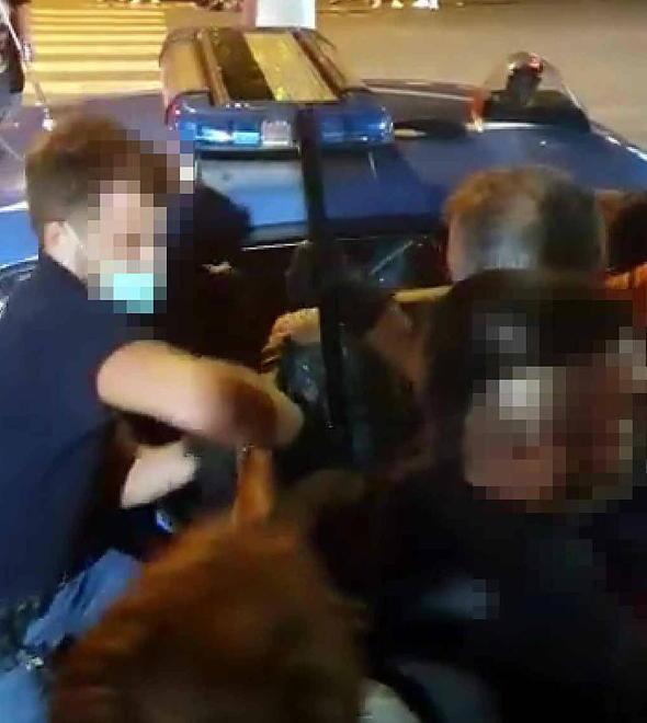 Disordini e risse alla movida, daspo Willy a cinque giovani 