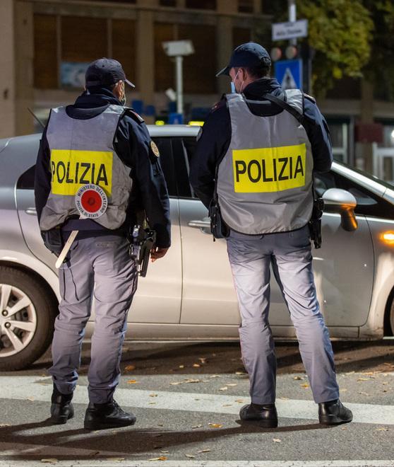 Scappa al controllo inseguito e preso 