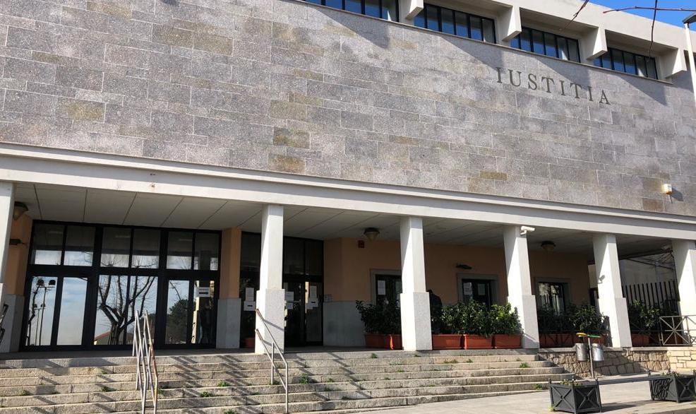 Falsa testimonianza su una firma una 69enne rinviata a giudizio 