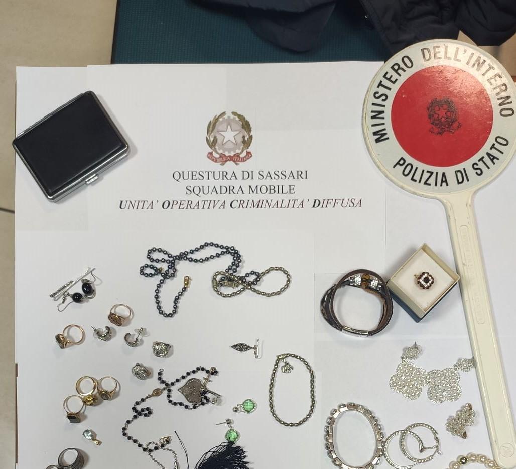 Parte della refurtiva recuperata