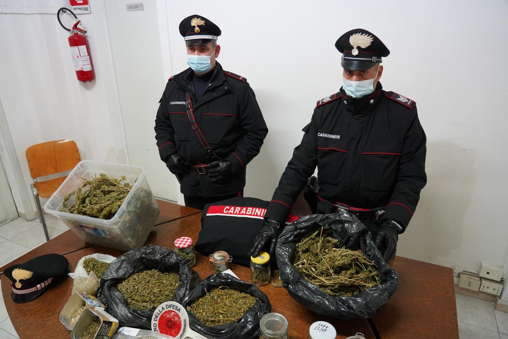 Arrestati con oltre due chili di droga