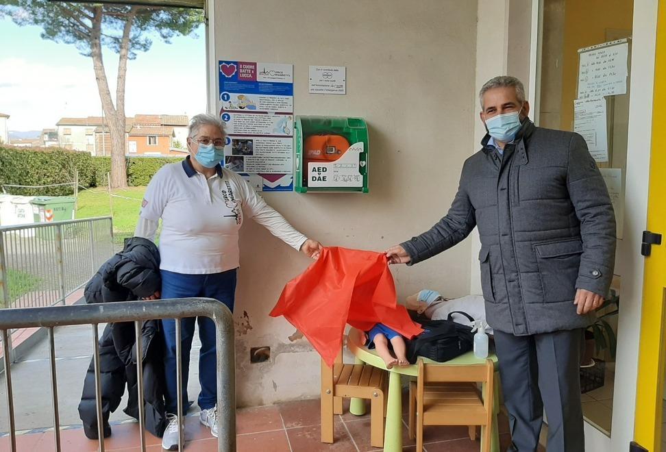 Un defibrillatore per la scuola materna di Sorbano del Vescovo