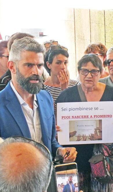 Il sindaco Ferrari «Da oggi presidio permanente davanti all’ospedale» 